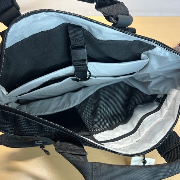 NWT 17L Technical Tote Backpack | RIKR Weatherproof 100% Carbon Neutral Bag main image 16